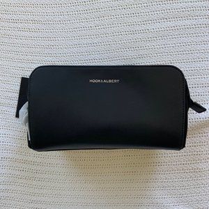NWT Hook & Albert Black Leather Dopp Kit